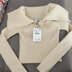 NWT cropped sweater. Cream color